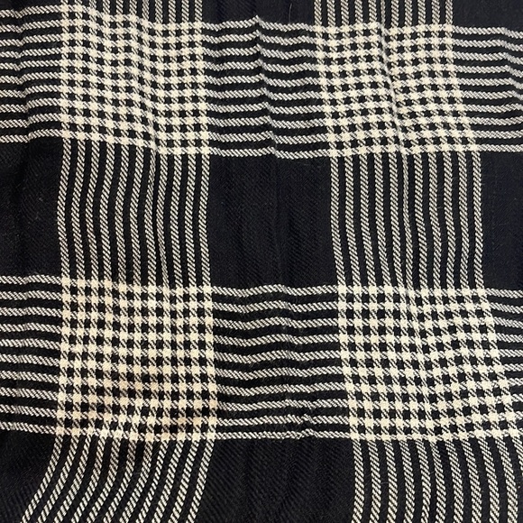 L.L. Bean women’s lightweight plaid scarf - Picture 4 of 4